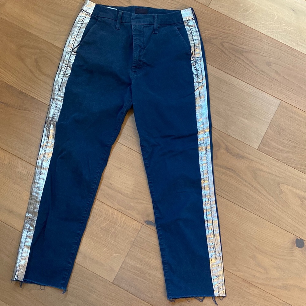 Mother chinos with silver line
